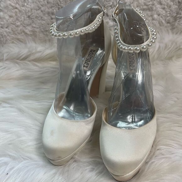 Badgley Mischka Felixa satin fabric white ankle pearl strap platform heels SZ8 - Picture 6 of 13